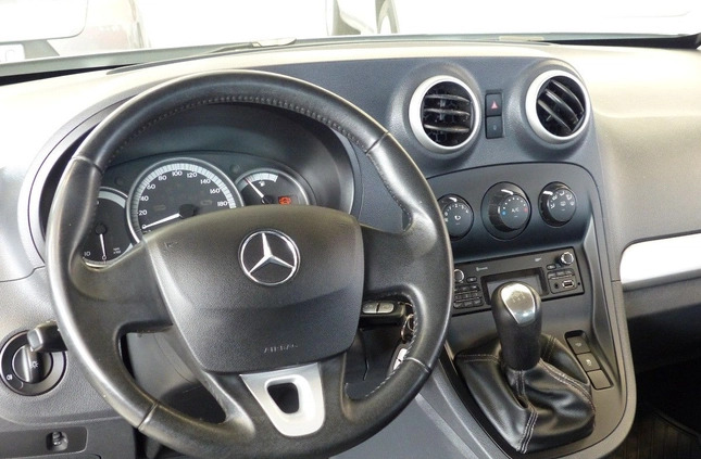 Mercedes-Benz Citan cena 36999 przebieg: 176055, rok produkcji 2015 z Pionki małe 211